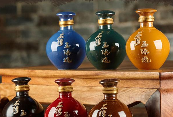 白酒品牌營銷策劃的消費(fèi)升級(jí)和降級(jí),白酒品牌營銷策劃,白酒營銷