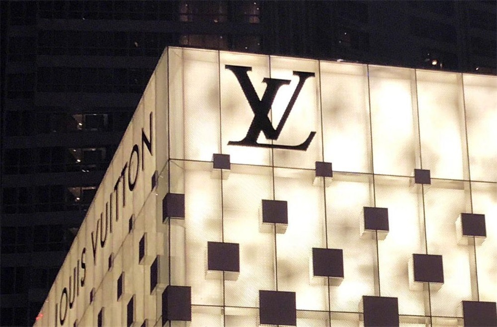 lv品牌市場(chǎng)營(yíng)銷策略分析